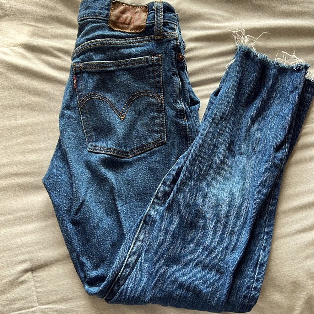 Levi’s Straight Leg Jeans with Fringe Bottom